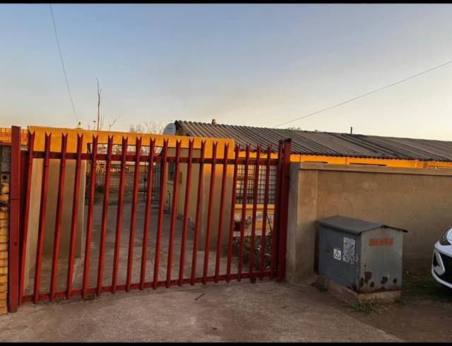 2 BEDROOM PROPERTY TO RENT IN NALEDI